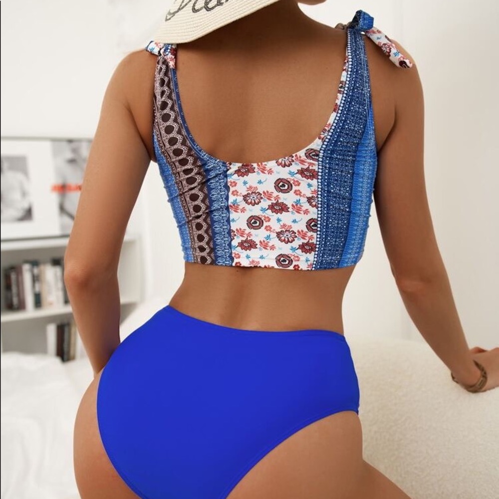SOLD OUT 🆑🤑(CLEARANCE) Mixed Pattern Blue Bikini Size XL (12).🆑🤑 - Picture 2 of 3